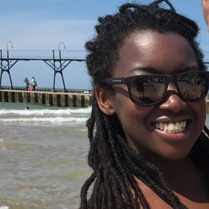 Meet your Posher, Marisa